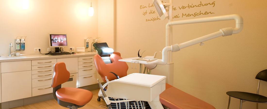 Zahnarztstuhl beim Zahnarzt in Bonn-Poppelsdorf
